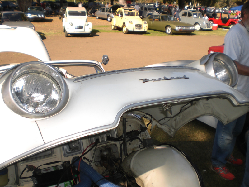 Illustration for article titled Lots of Pictures of the Cool Cars of France and Italy in Van Nuys, CA Yesterday Part 1
